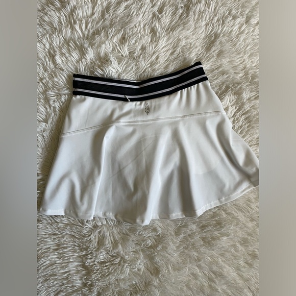 FP MOVEMENT WOMEN'S ROUND ROBBIN SKORT - Picture 6 of 6